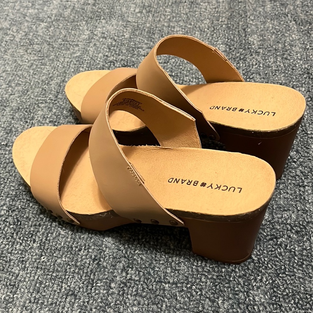 Lucky Brand heels to pair with a summer dress or casual look!